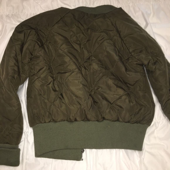 Urban Outfitters army green bomber - Picture 3 of 8